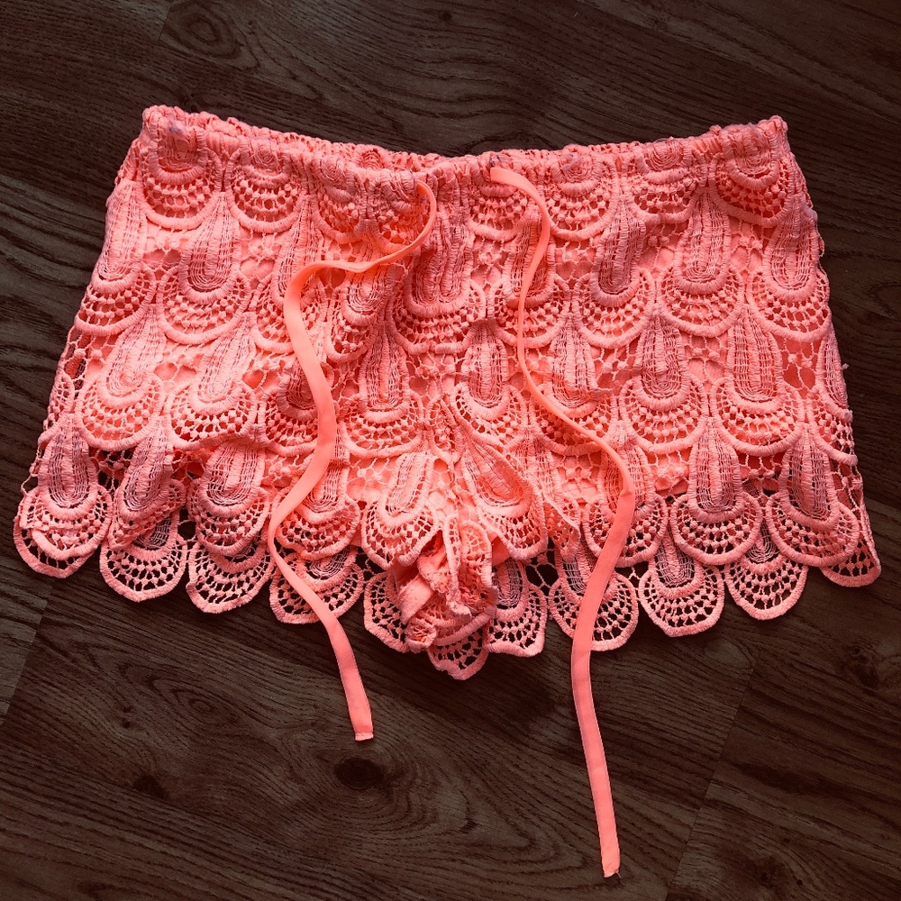 peach crochet mini shorts 9.5 inches long size small
